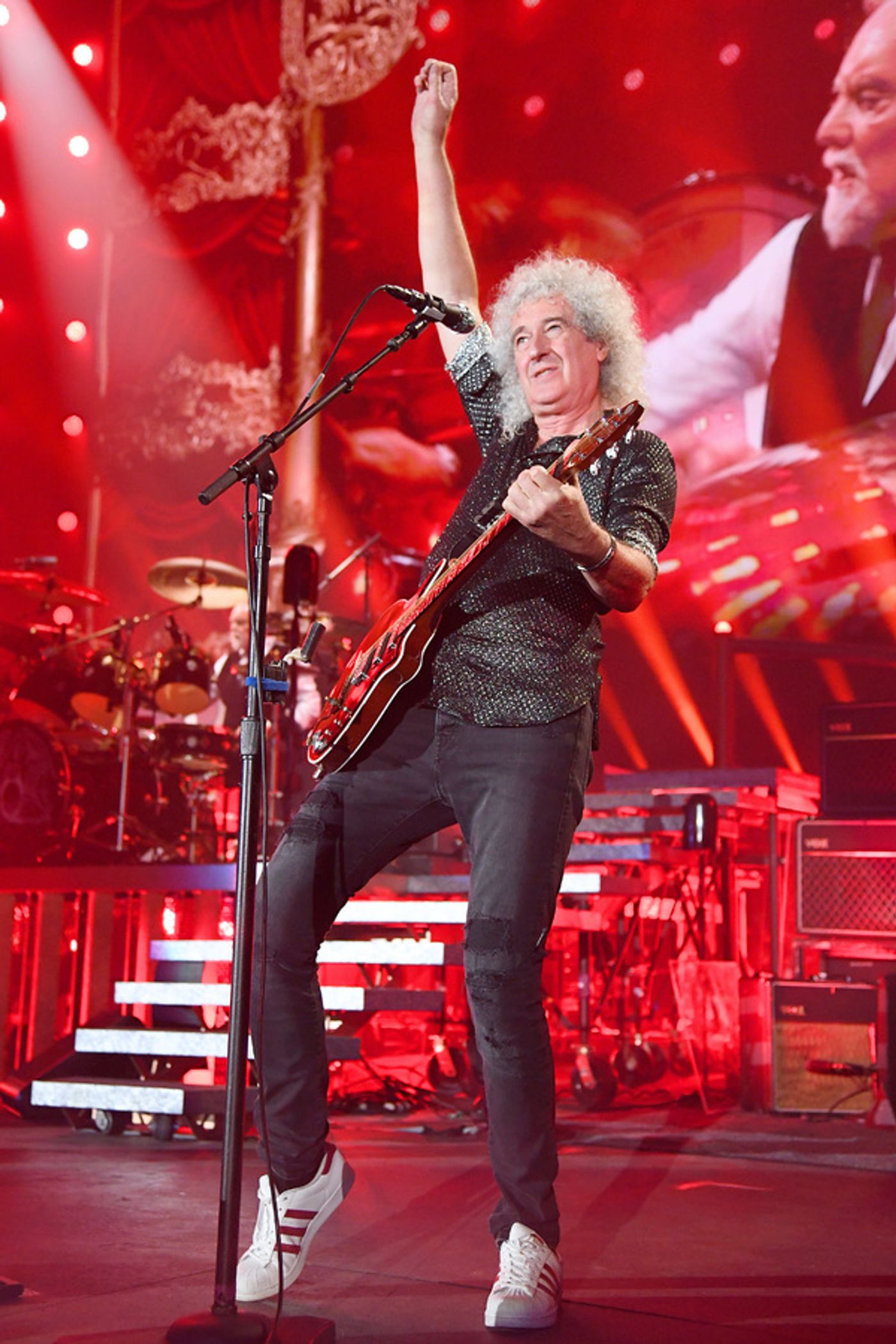 Photo Flash: Queen + Adam Lambert, Carole King, Alicia Keys, Kelly Clarkson, and More at the Global Citizen Festival  Image
