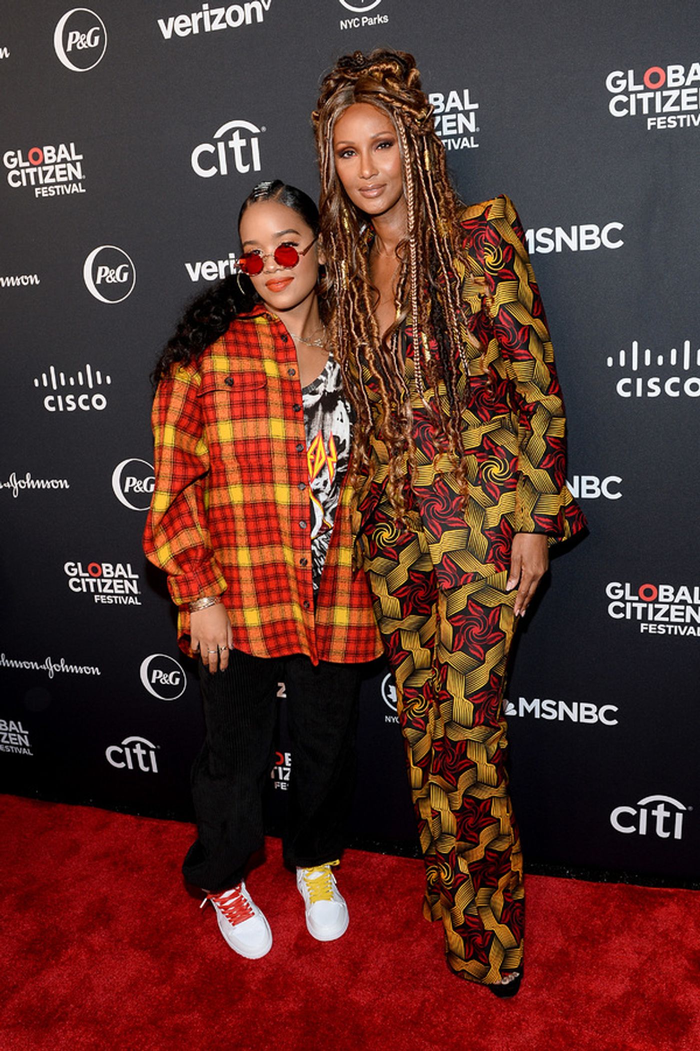 Photo Flash: Queen + Adam Lambert, Carole King, Alicia Keys, Kelly Clarkson, and More at the Global Citizen Festival  Image