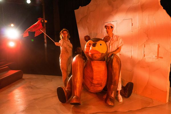 Lara Carling (left) and Micah Figueroa with Brown Bear and Red Bird from â€œBrown Photo