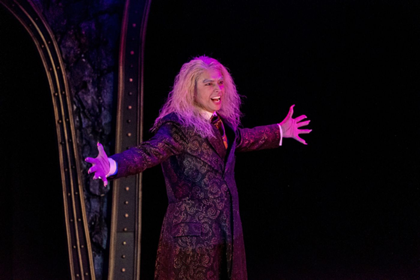 Photo Flash: First Look at DRACULA at ZACH Theatre  Image