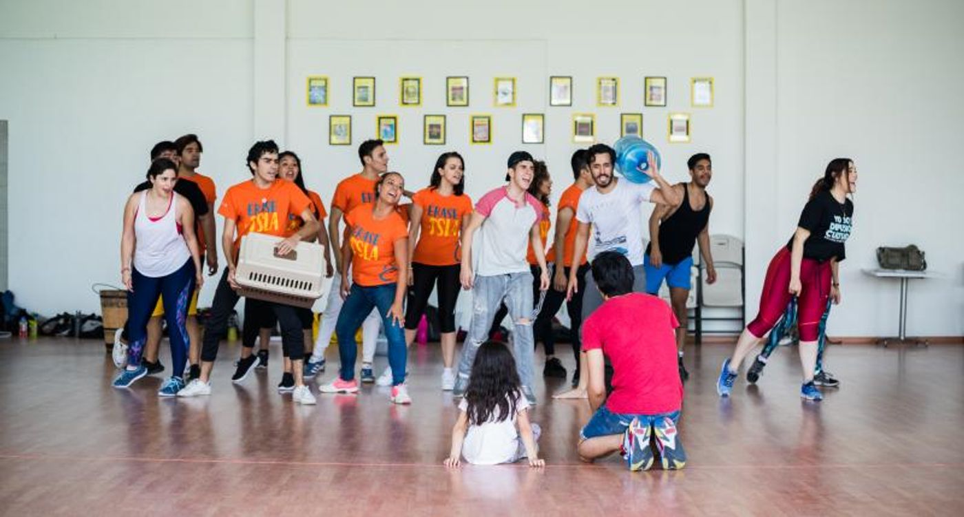 Interview: Chema Verduzco, Productor de ERASE UNA ISLA en Conjunto Santander  Image