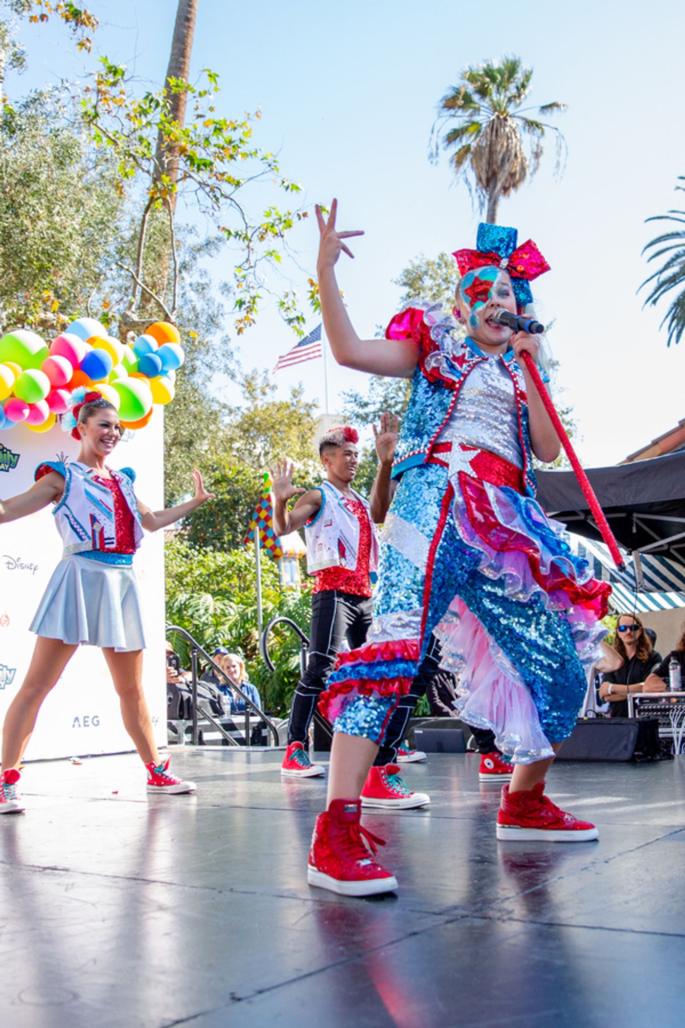 Photo Flash: JoJo Siwa, Ally Brooke, Abby Lee Miller, and More Attend T.J. Martell Foundation's LA Family Day Photo Flash: JoJo Siwa, Ally Brooke, Abby Lee Miller, and More Attend T.J. Martell Foundation's LA Family Day Image