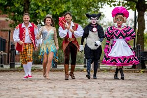 Aaron James, Julie Paton, Ryan Thomas, Jordan Ginger, Ian Adams Photo