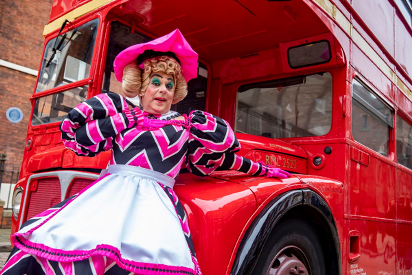 Photo Flash: Wolverhampton's DICK WHITTINGTON Stars Arrive In Town On London Red Bus  Image
