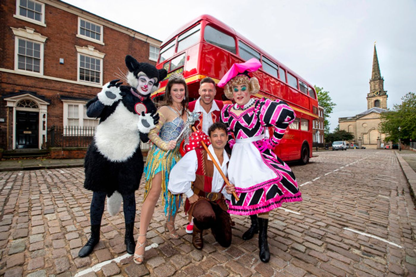 Photo Flash: Wolverhampton's DICK WHITTINGTON Stars Arrive In Town On London Red Bus  Image