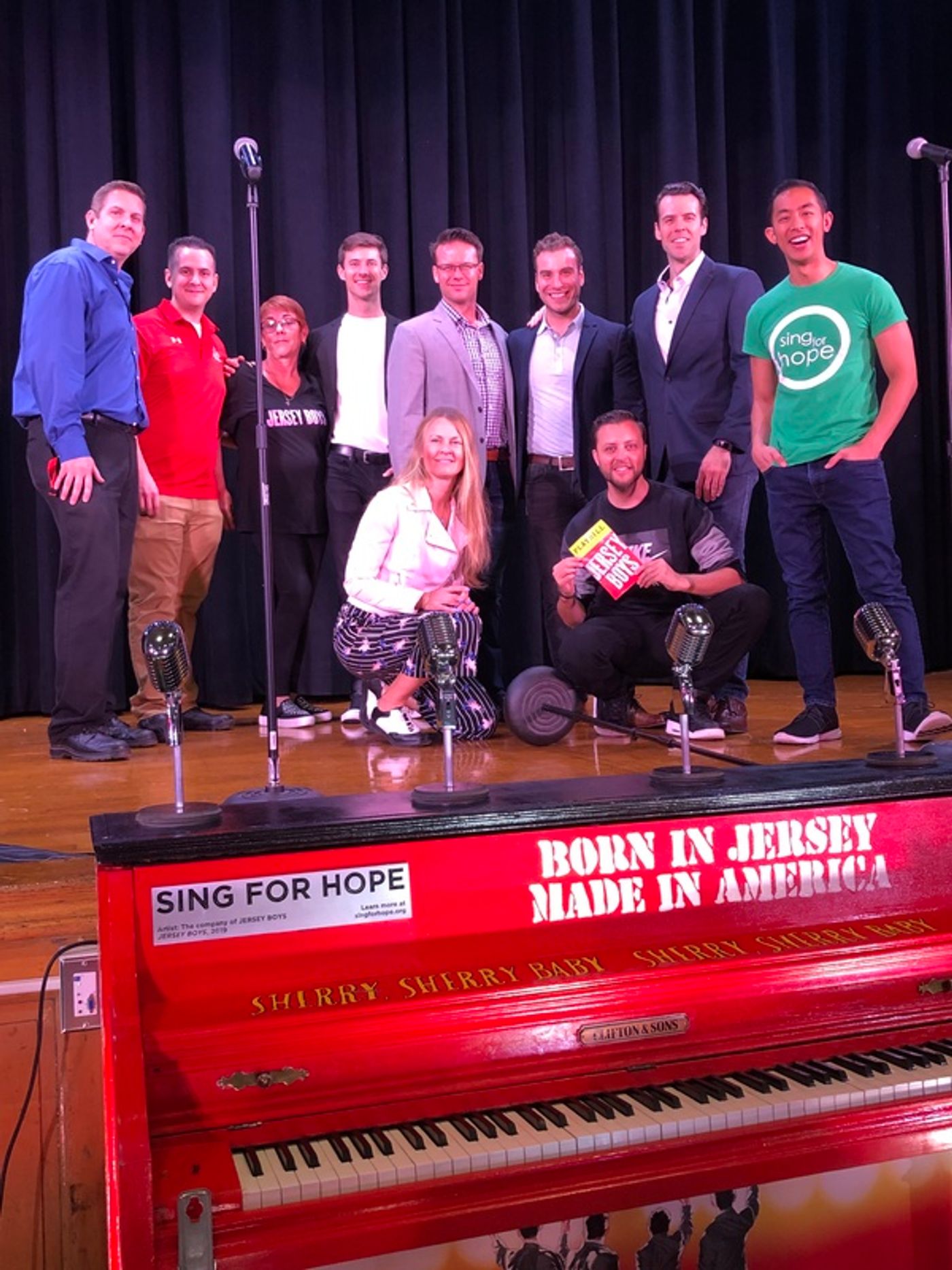 BWW Exclusive: JERSEY BOYS Cast Travels to Staten Island to Deliver Sing for Hope Piano to Local School  Image