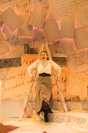 Rebecca Jayne-Davies @ BroadwayWorld Rebecca Jayne-Davies Photo