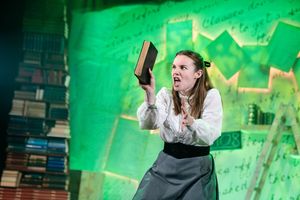 Rebecca Jayne-Davies Photo