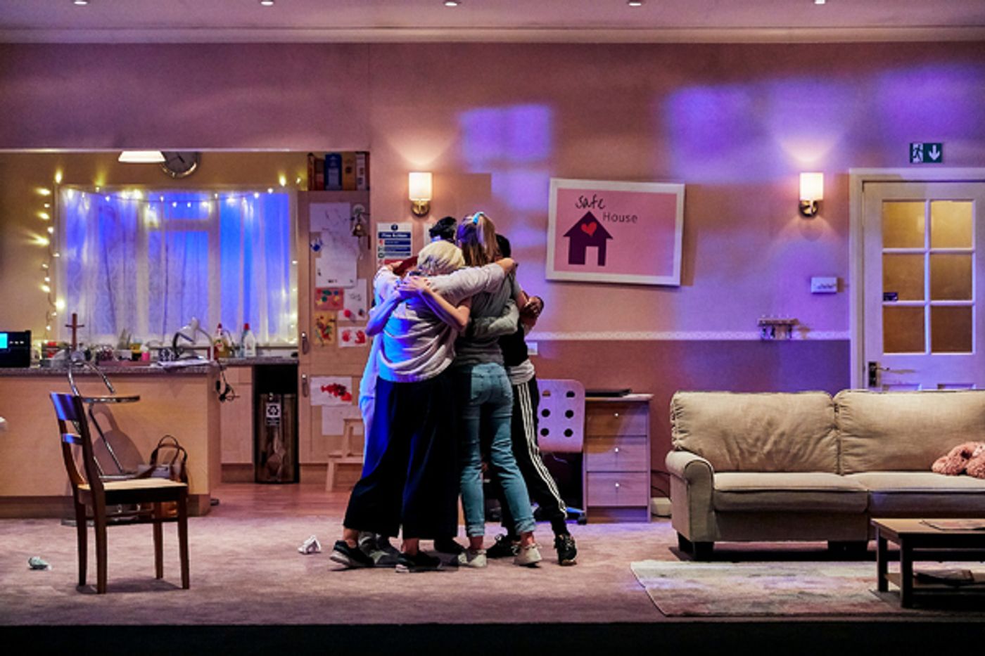 Photo Flash: First Look at GASLIGHT at Watford Palace Theatre  Image