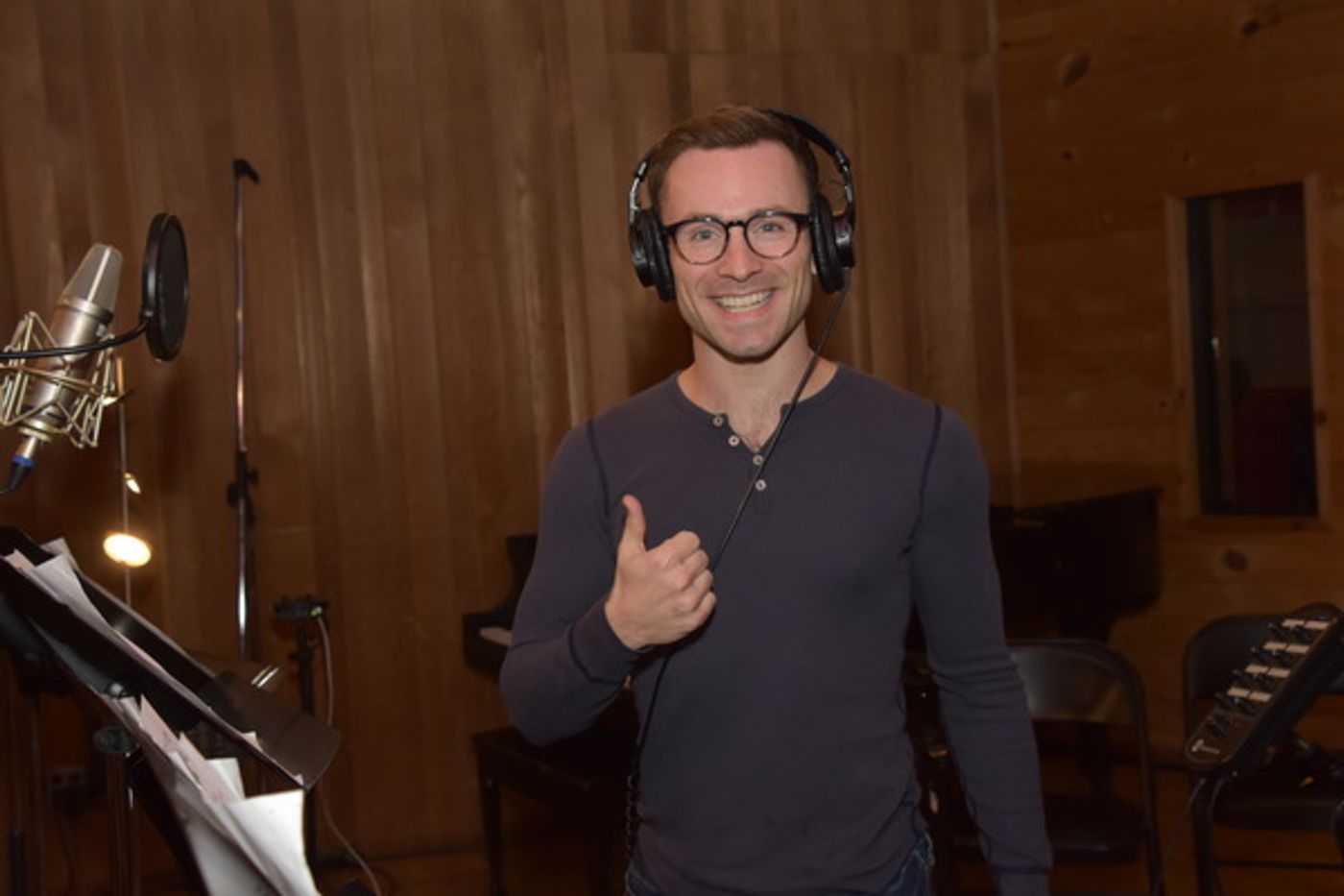 BWW Exclusive: WICKED Cast Gets Ready for the Holidays with Carols for a Cure  Image