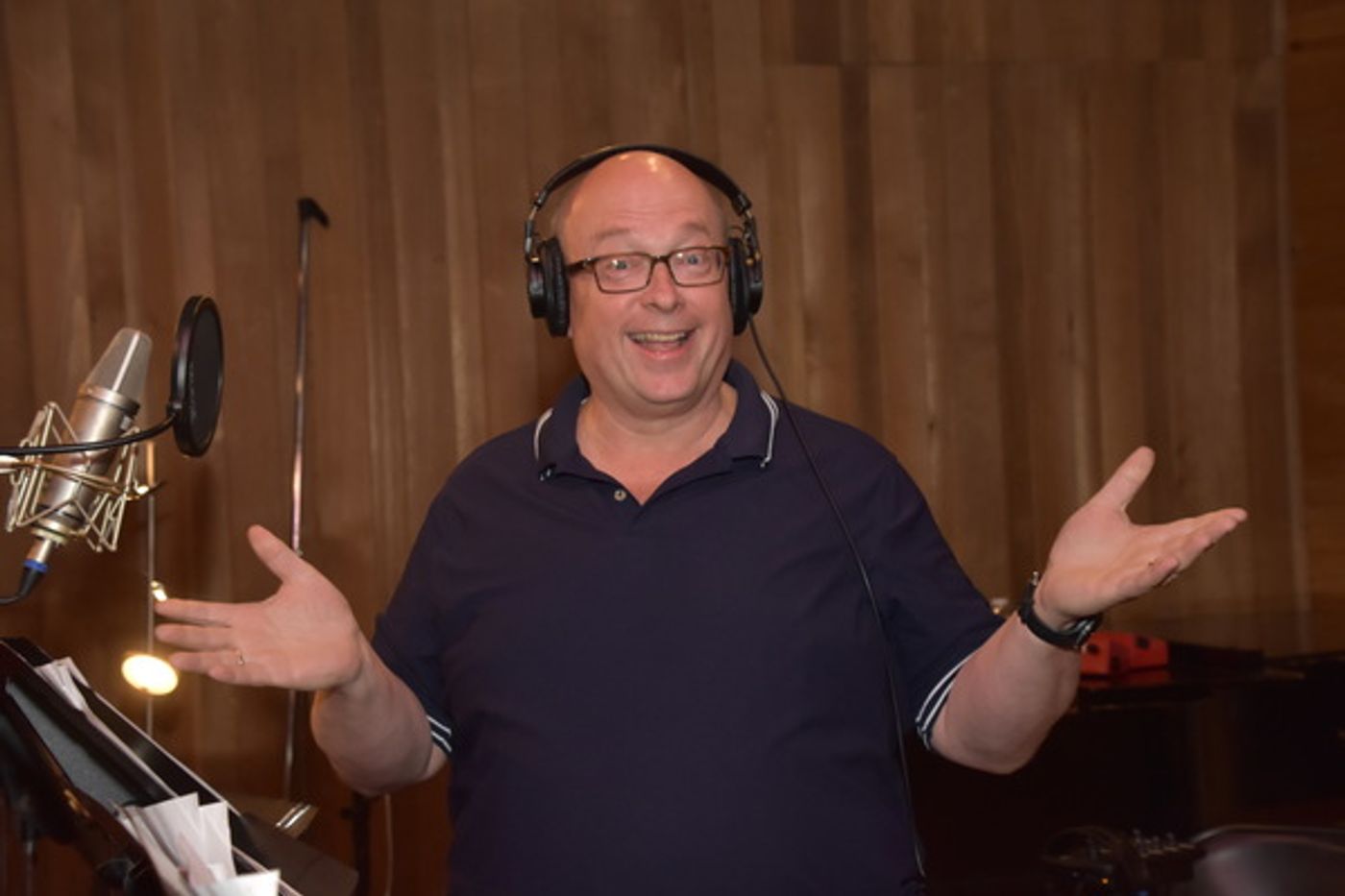 BWW Exclusive: WICKED Cast Gets Ready for the Holidays with Carols for a Cure  Image