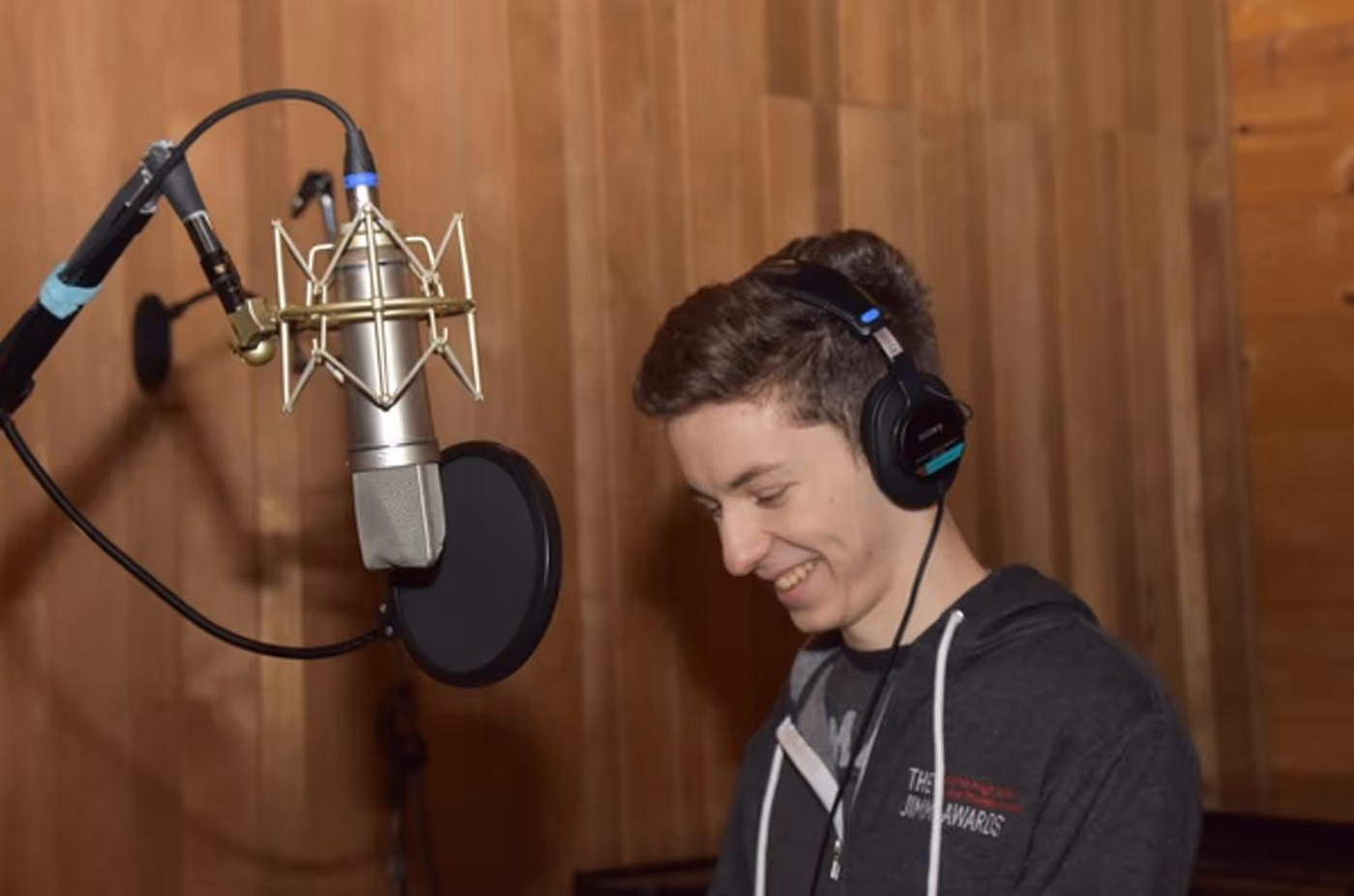 BWW Exclusive: DEAR EVAN HANSEN's Andrew Barth Feldman Gets Together with Carols For A Cure  Image