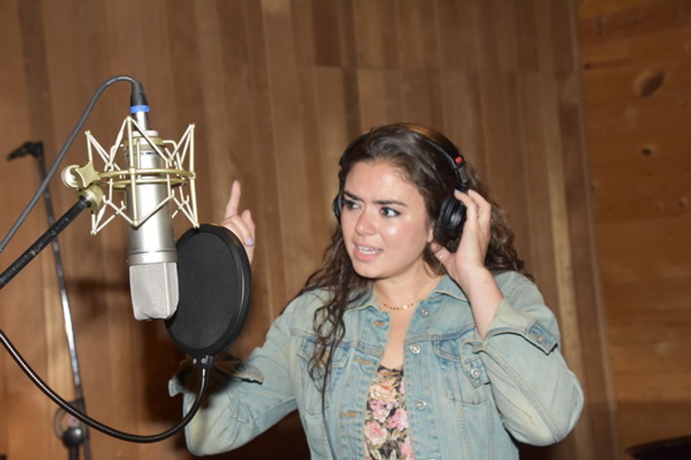 BWW Exclusive: FREESTYLE LOVE SUPREME Remixes Christmas on Carols For A Cure BWW Exclusive: FREESTYLE LOVE SUPREME Remixes Christmas on Carols For A Cure Image