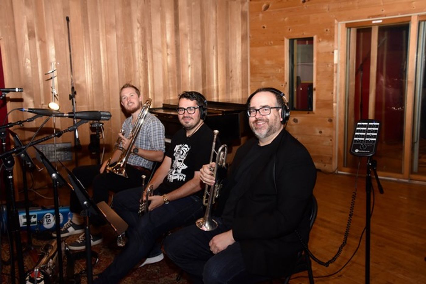 BWW Exclusive: TOOTSIE's Lilli Cooper and Santino Fontana Jingle All the Way for Carols For A Cure  Image