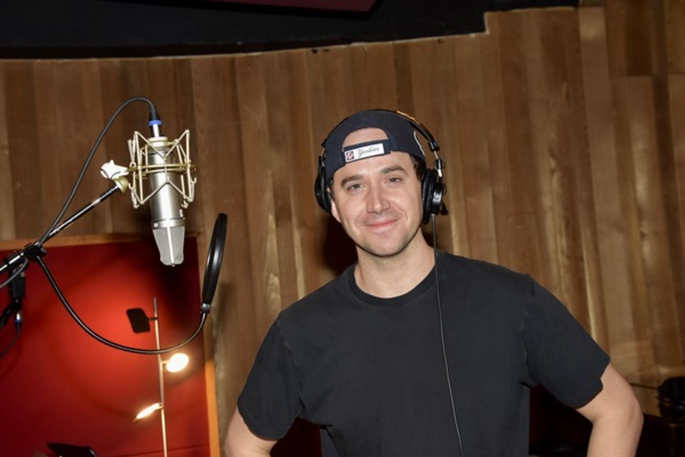 BWW Exclusive: TOOTSIE's Lilli Cooper and Santino Fontana Jingle All the Way for Carols For A Cure  Image