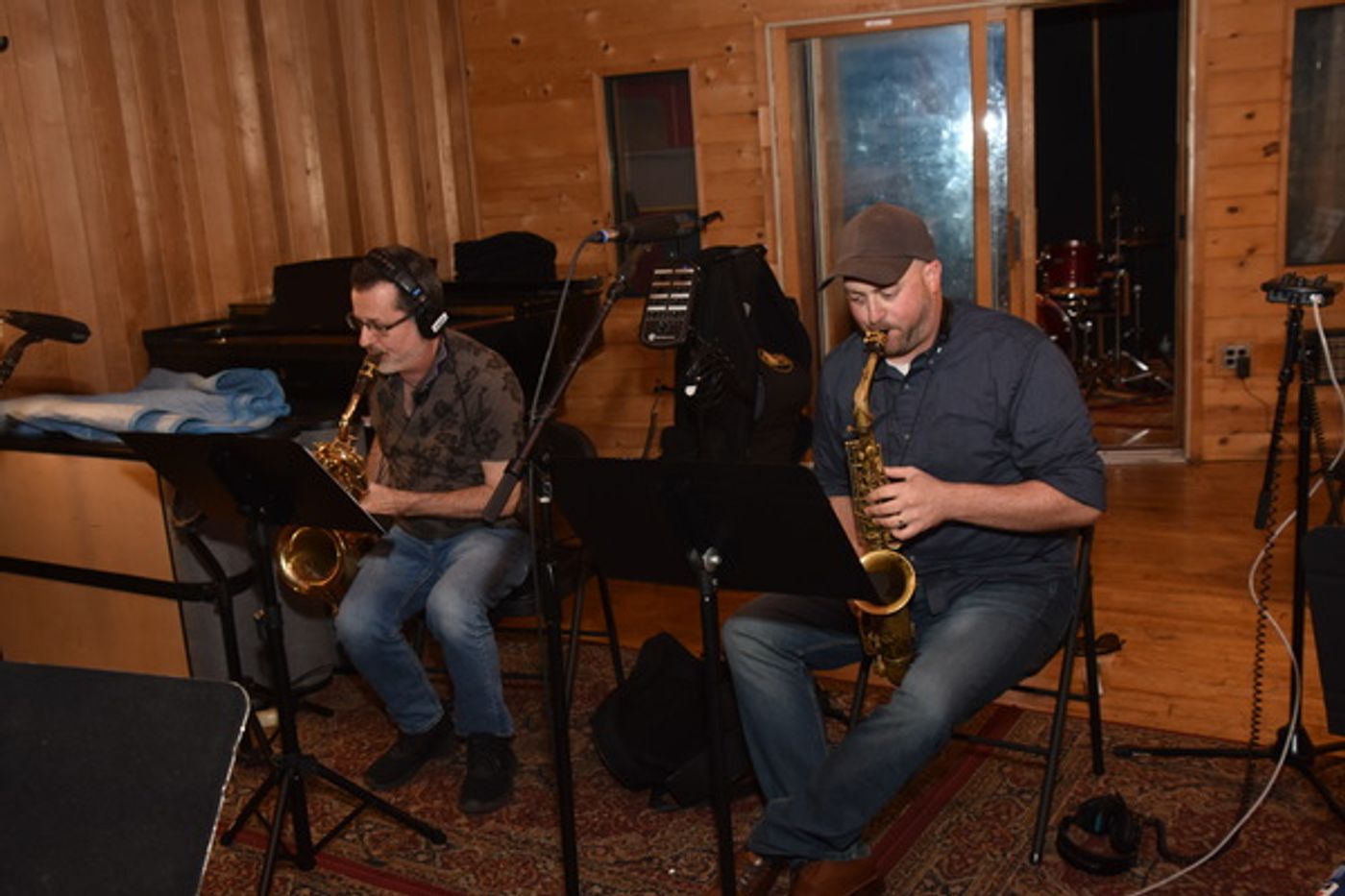 BWW Exclusive: Arielle Jacobs and the Cast of ALADDIN Get December Feels on Carols For A Cure  Image