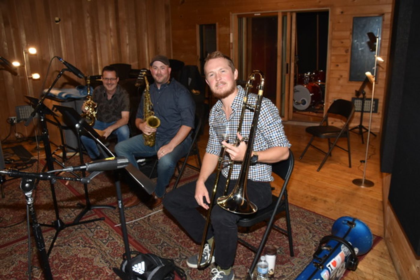 BWW Exclusive: Arielle Jacobs and the Cast of ALADDIN Get December Feels on Carols For A Cure  Image