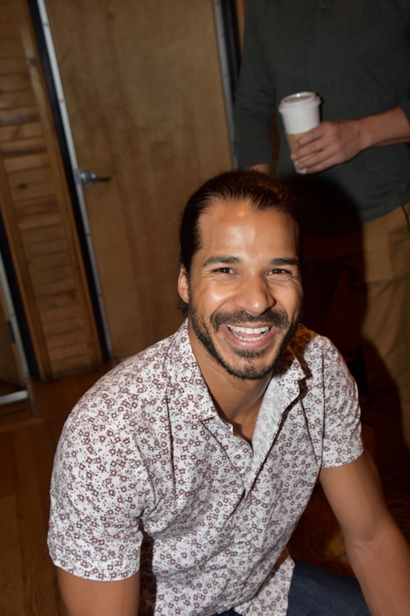 BWW Exclusive: Arielle Jacobs and the Cast of ALADDIN Get December Feels on Carols For A Cure  Image