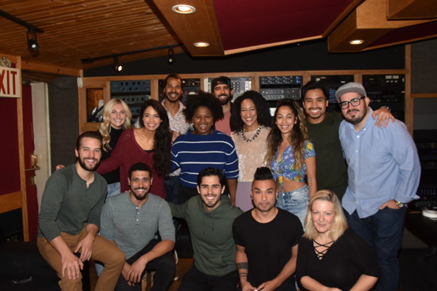 BWW Exclusive: Arielle Jacobs and the Cast of ALADDIN Get December Feels on Carols For A Cure  Image