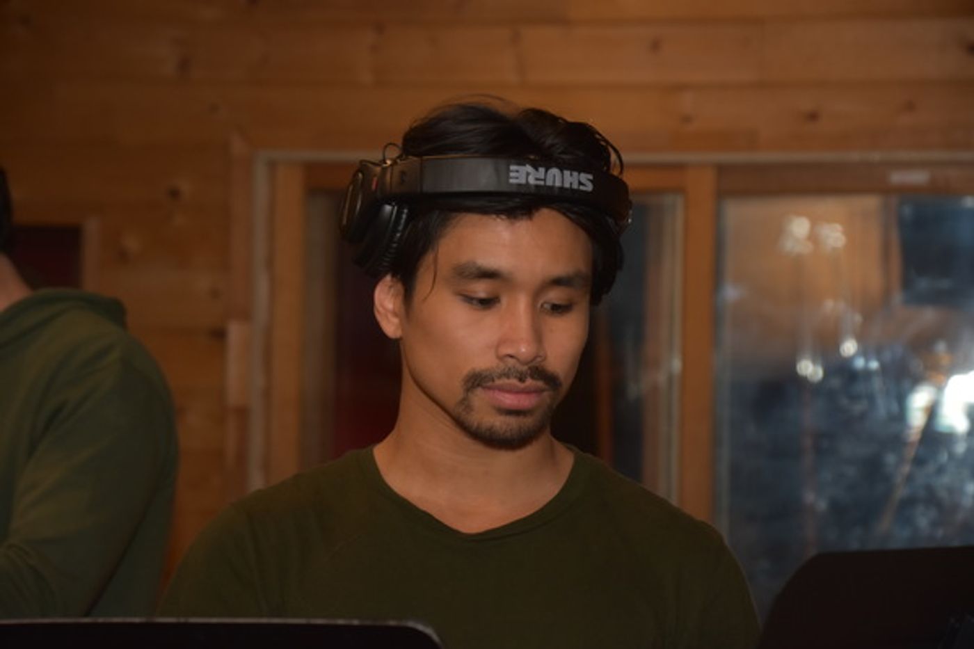 BWW Exclusive: Arielle Jacobs and the Cast of ALADDIN Get December Feels on Carols For A Cure  Image