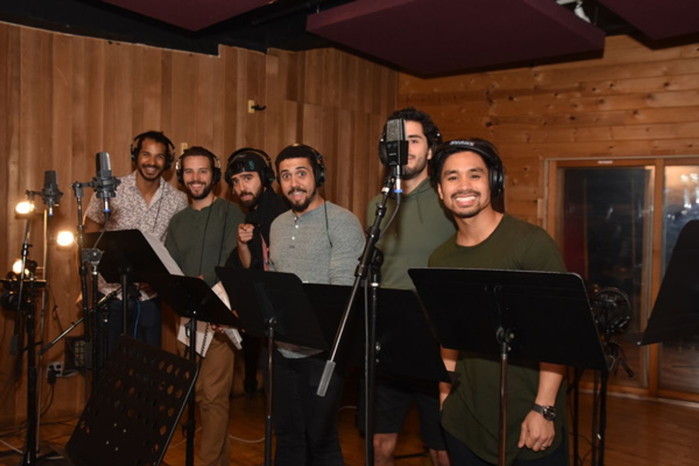 BWW Exclusive: Arielle Jacobs and the Cast of ALADDIN Get December Feels on Carols For A Cure  Image