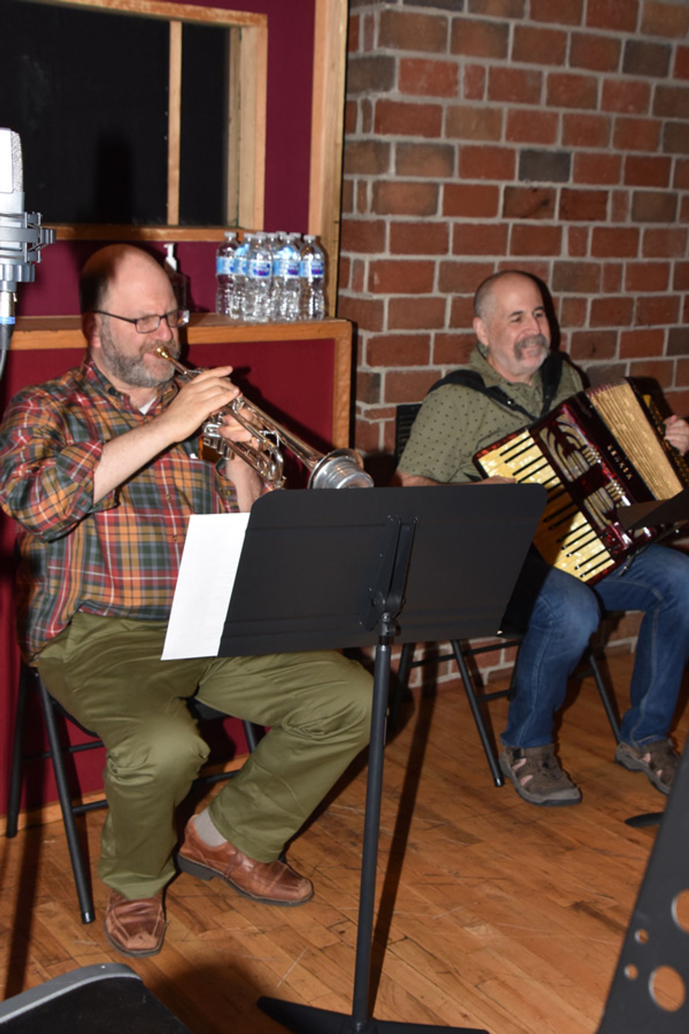 BWW Exclusive: Joel Grey and FIDDLER ON THE ROOF IN YIDDISH Cast Celebrate Hanukkah on Carols For A Cure  Image