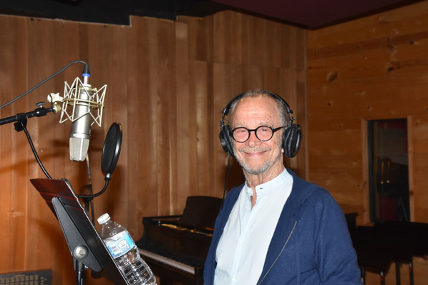 BWW Exclusive: Joel Grey and FIDDLER ON THE ROOF IN YIDDISH Cast Celebrate Hanukkah on Carols For A Cure  Image