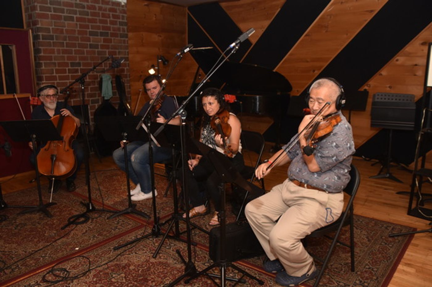 BWW Exclusive: American Federation of Musicians Local 802 Record Carols For A Cure  Image