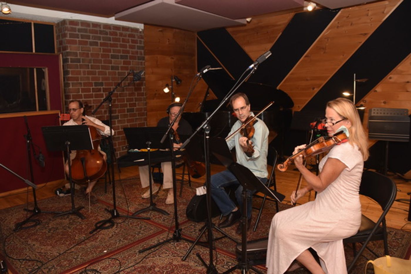 BWW Exclusive: American Federation of Musicians Local 802 Record Carols For A Cure  Image