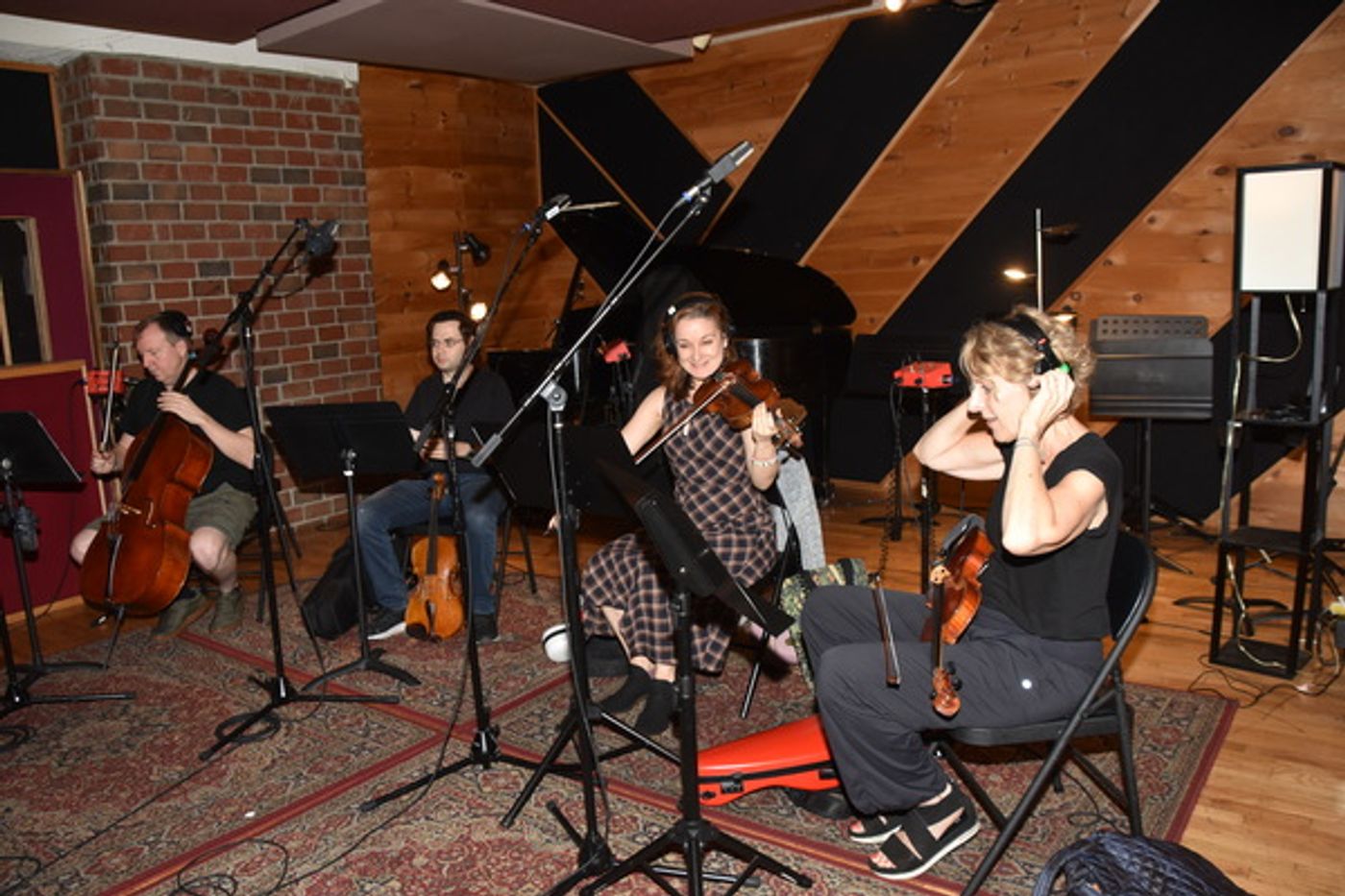 BWW Exclusive: American Federation of Musicians Local 802 Record Carols For A Cure  Image