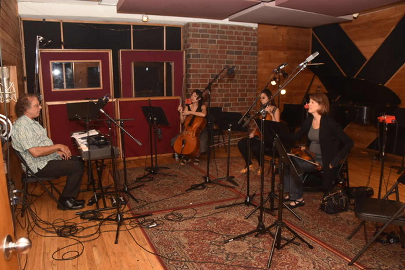 BWW Exclusive: American Federation of Musicians Local 802 Record Carols For A Cure  Image