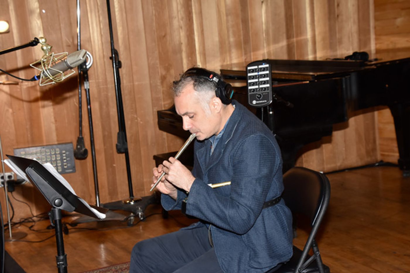 BWW Exclusive: COME FROM AWAY Cast Gets Help from Their Kids to Record Carols For A Cure  Image