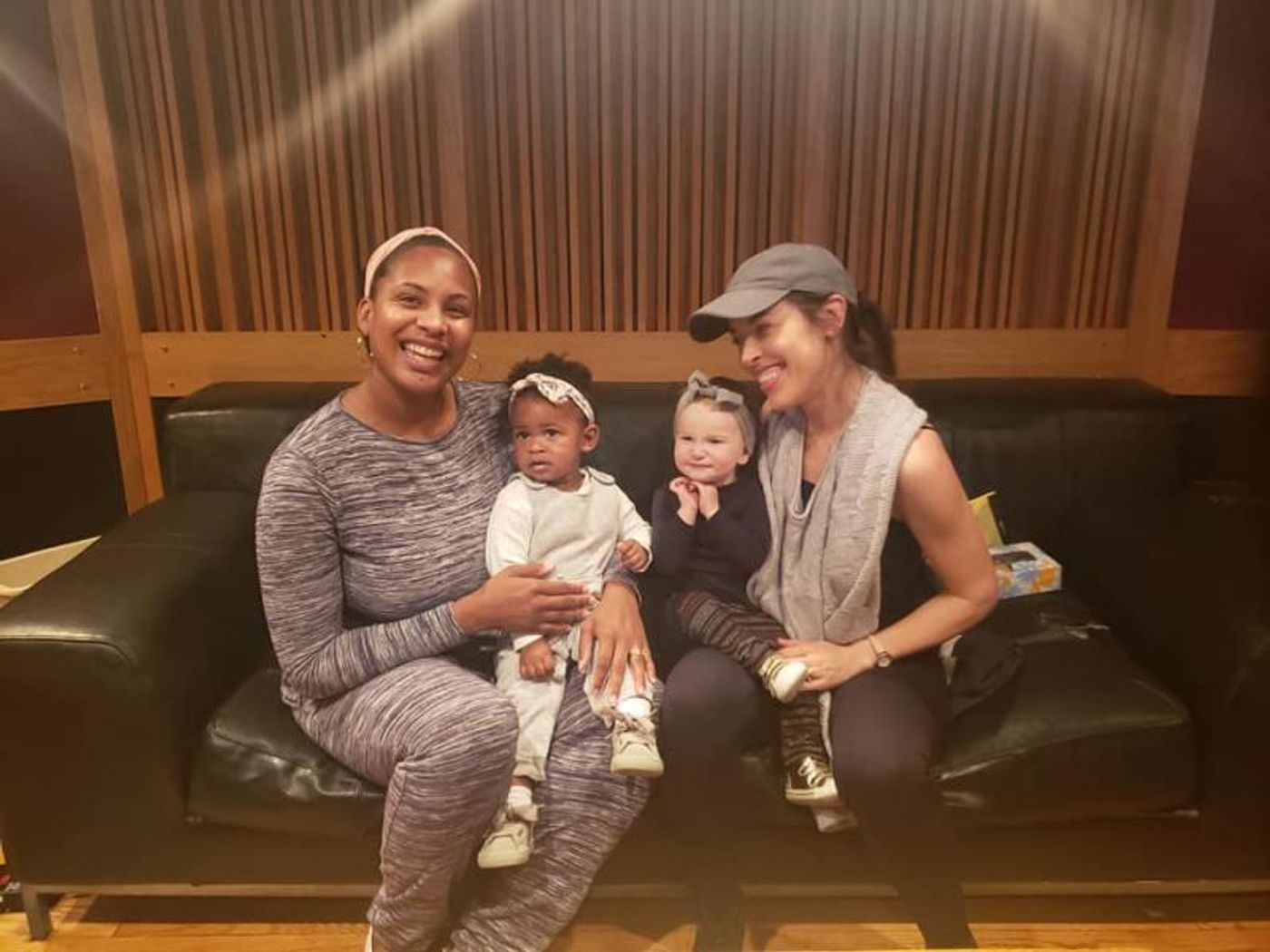 BWW Exclusive: The Broadway Baby Mamas Sing Carols For A Cure!  Image