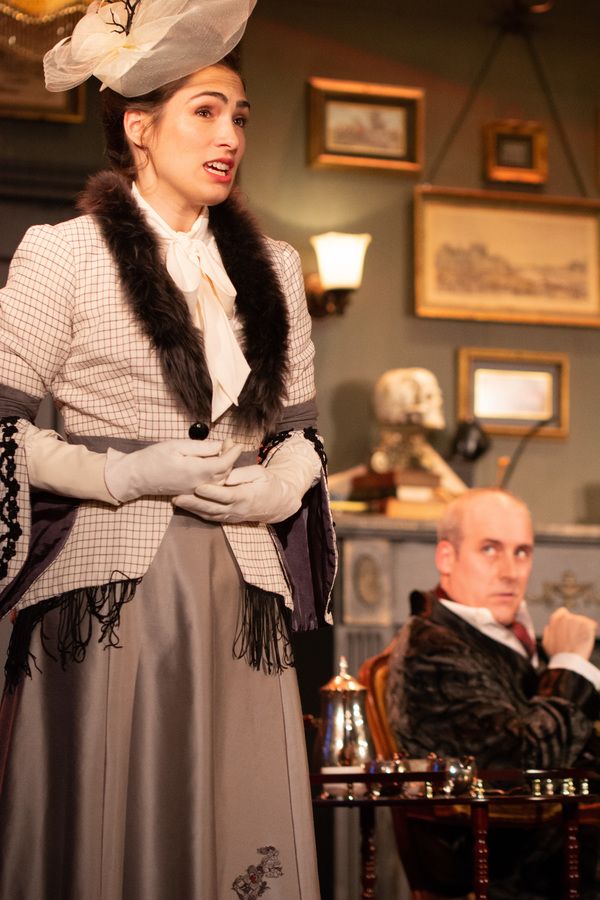 Lydia Hiller (Liza Moriarty) and Kevin McKillip (Holmes)
 Photo