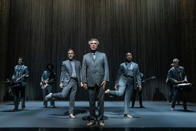 Daniel Freedman, Bobby Wooten III, Chris Giarmo, David Byrne (center), Tendayi Kuumba Photo