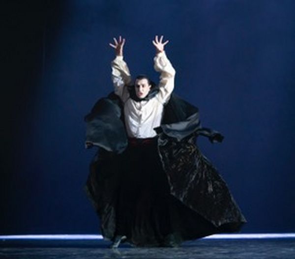 Photo Flash: First Look at DRACULA, Coming to UK Cinemas  Image