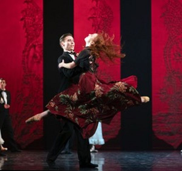 Photo Flash: First Look at DRACULA, Coming to UK Cinemas  Image