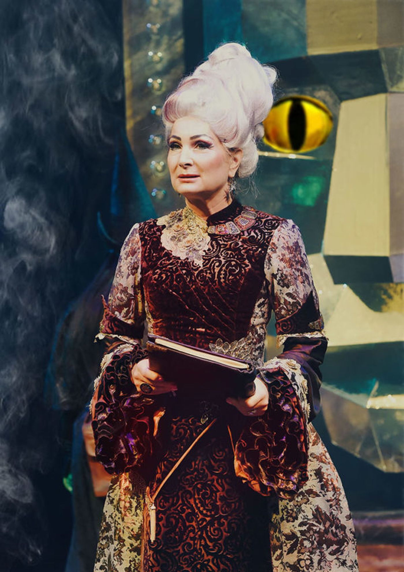 Photo Flash: Get A First Look At The Non-Replica Production of WICKED in Prague  Image