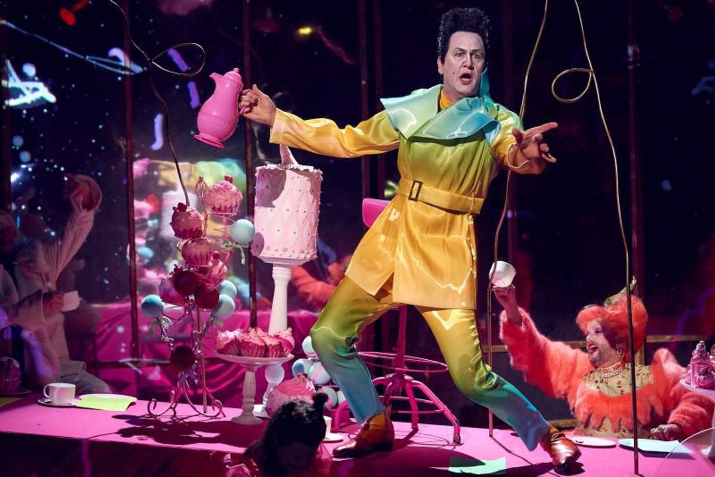 Review: ALICE I VIDUNDERLAND at Nationaltheatret - Wonderfully Crazy Fairytale About Identity Crisis and Longing  Image