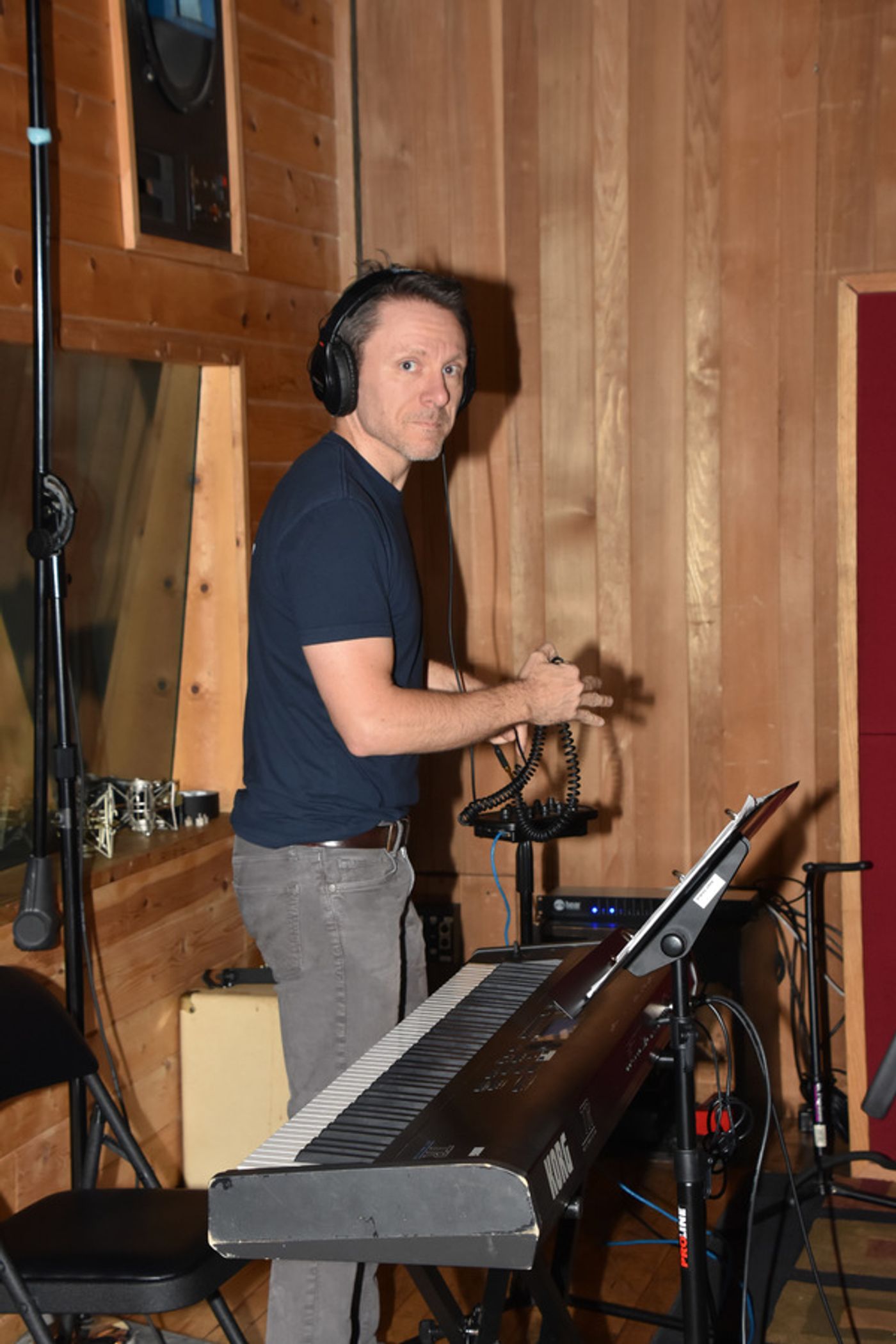 BWW Exclusive: BEETLEJUICE Cast Rings the Beetlebells for 'Carols For A Cure'  Image