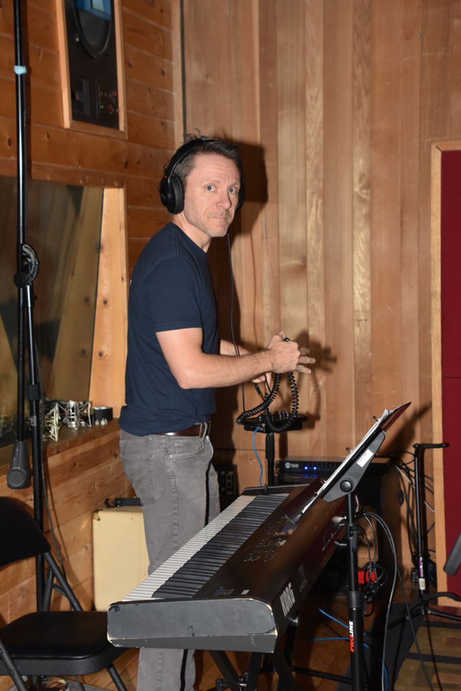 BWW Exclusive: BEETLEJUICE Cast Rings the Beetlebells for 'Carols For A Cure'  Image