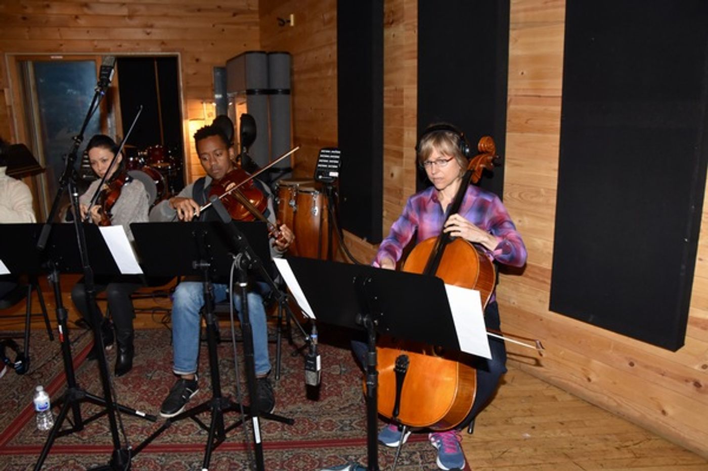 BWW Exclusive: AIN'T TOO PROUD Celebrates the Season by Singing 'Carols For A Cure'  Image