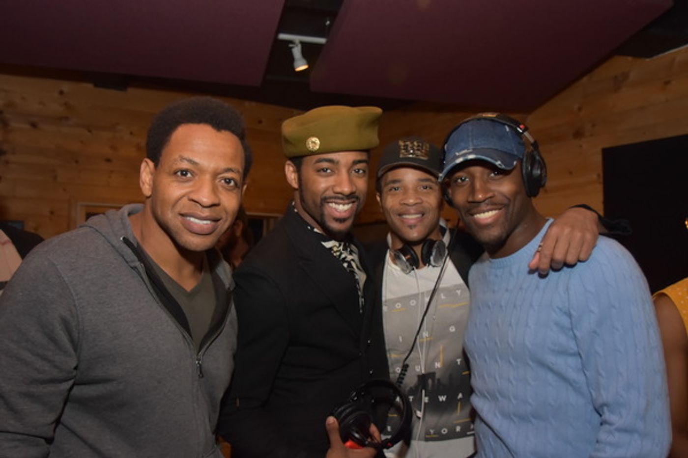 BWW Exclusive: AIN'T TOO PROUD Celebrates the Season by Singing 'Carols For A Cure'  Image
