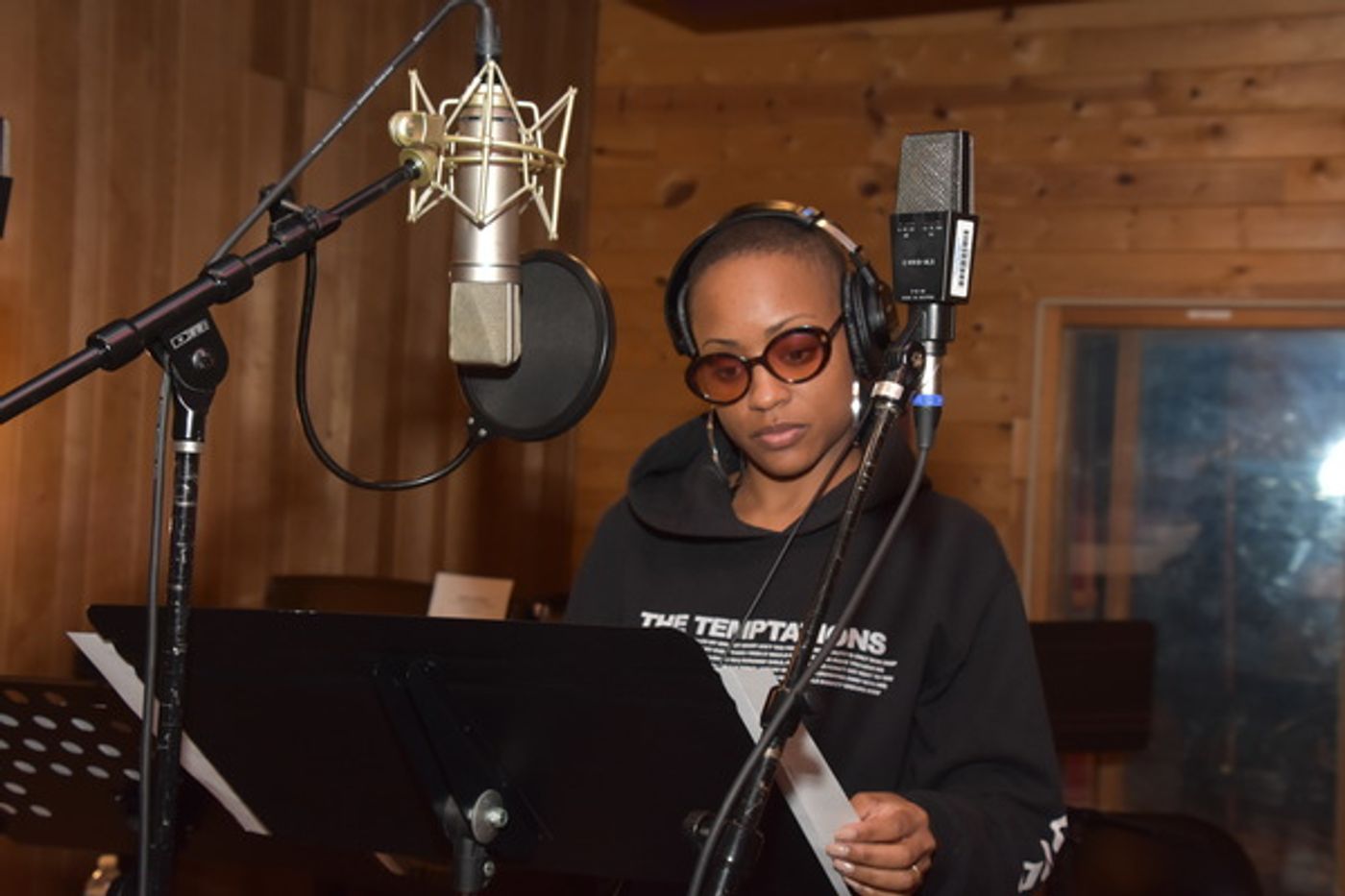 BWW Exclusive: AIN'T TOO PROUD Celebrates the Season by Singing 'Carols For A Cure'  Image