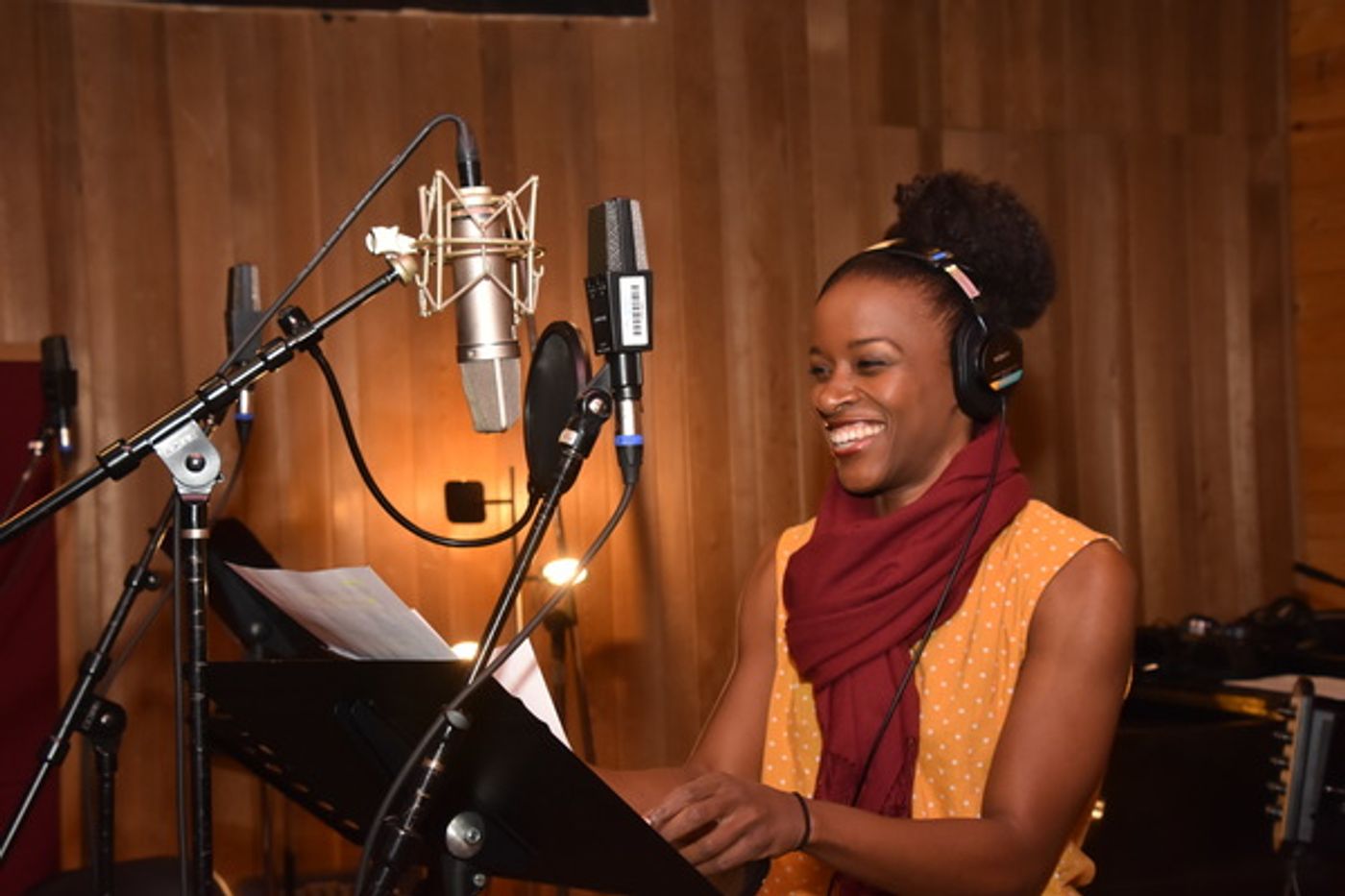 BWW Exclusive: AIN'T TOO PROUD Celebrates the Season by Singing 'Carols For A Cure'  Image