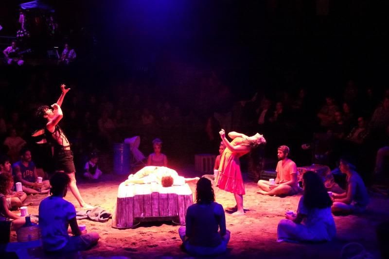 Review: ERASE UNA ISLA en el Conjunto Santander  Image