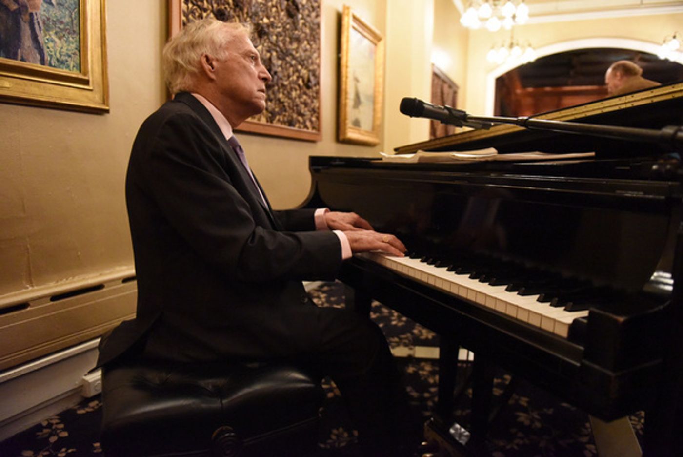 Photo Flash: Stars Align For Oscar Winner Joseph Feury's New Exhibit At The National Arts Club  Image