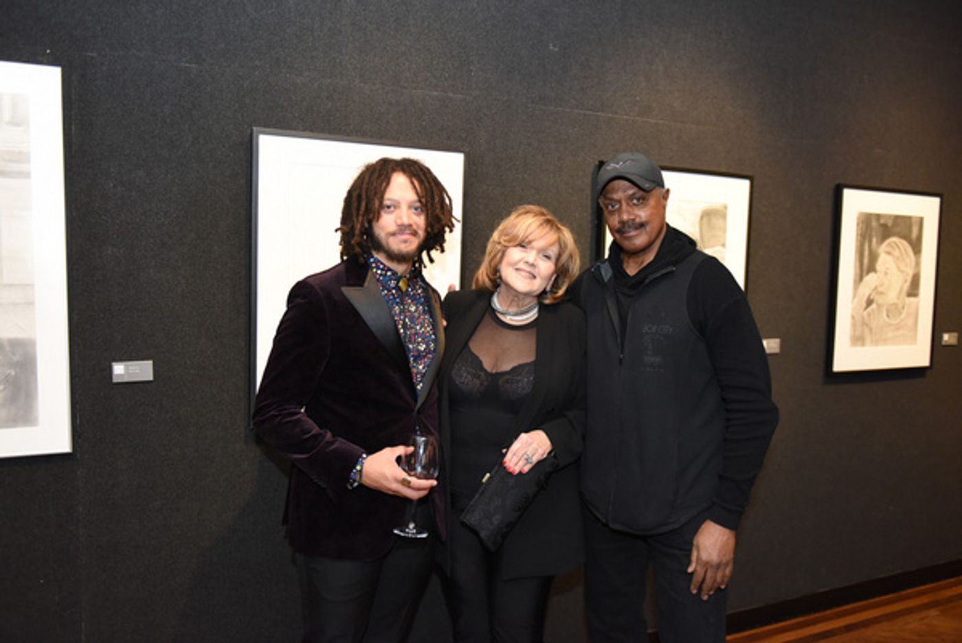 Photo Flash: Stars Align For Oscar Winner Joseph Feury's New Exhibit At The National Arts Club  Image