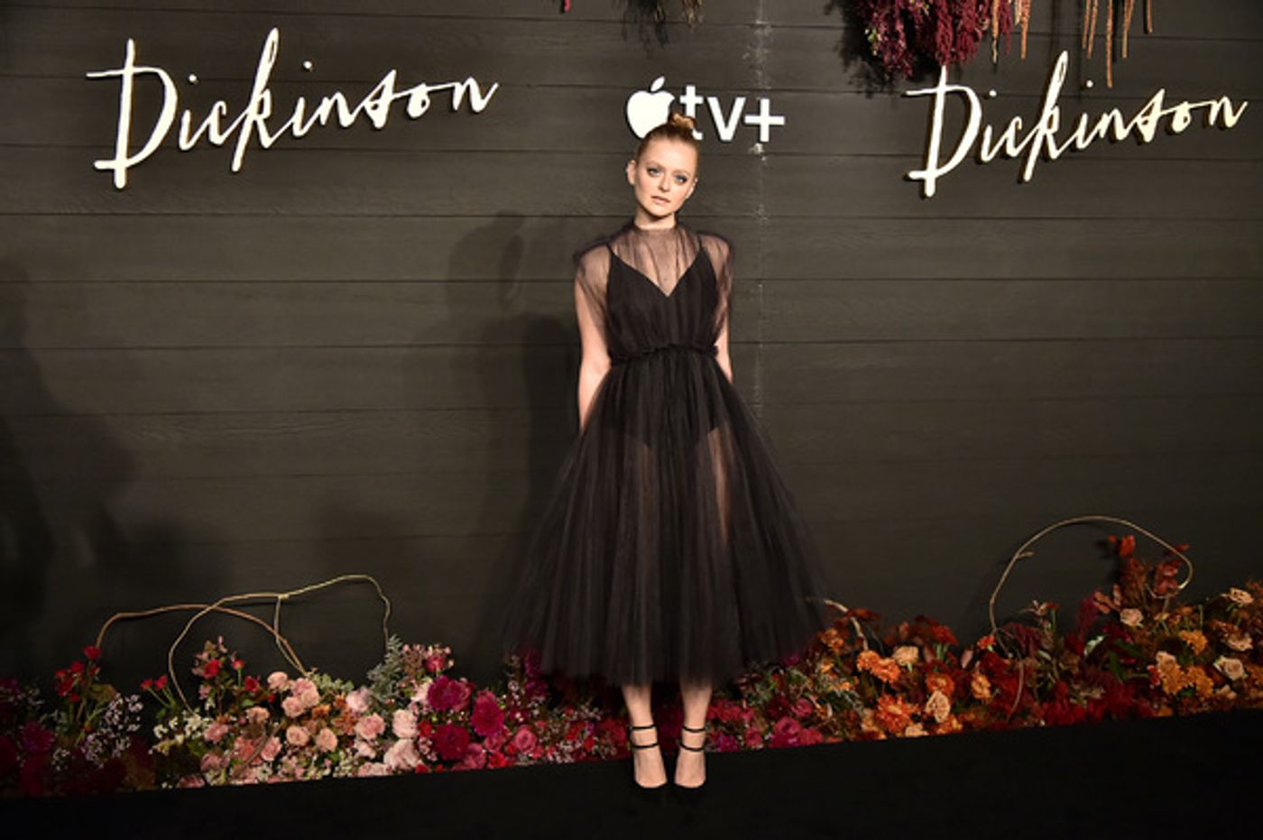 Photo Flash:  See Jane Krakowski, Hailee Steinfeld at the Premiere of Apple TV's DICKINSON  Image