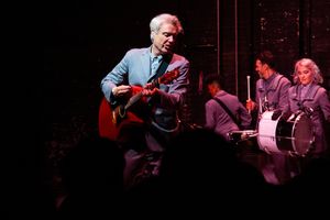 David Byrne and the company of AMERICAN UTOPIA @ BroadwayWorld David Byrne and the company of AMERICAN UTOPIA Photo